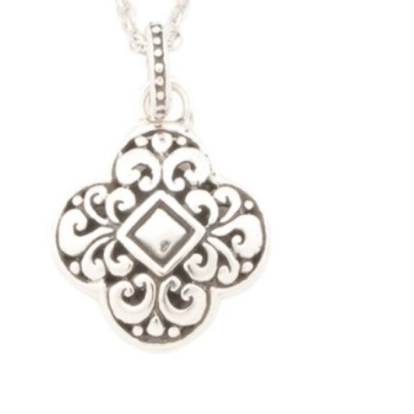NWT ANNIKA WITT Made in Bali Sterling Silver Filigree Clover Necklace - Picture 2 of 3